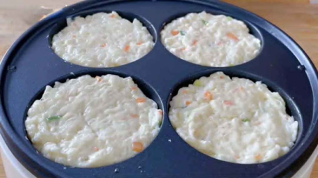 Chỉ cần 1 bát cơm nguội và 1 bát bột mì, tôi sẽ hướng dẫn cách làm một món mà bạn chưa từng thử trước đây- Ảnh 7.