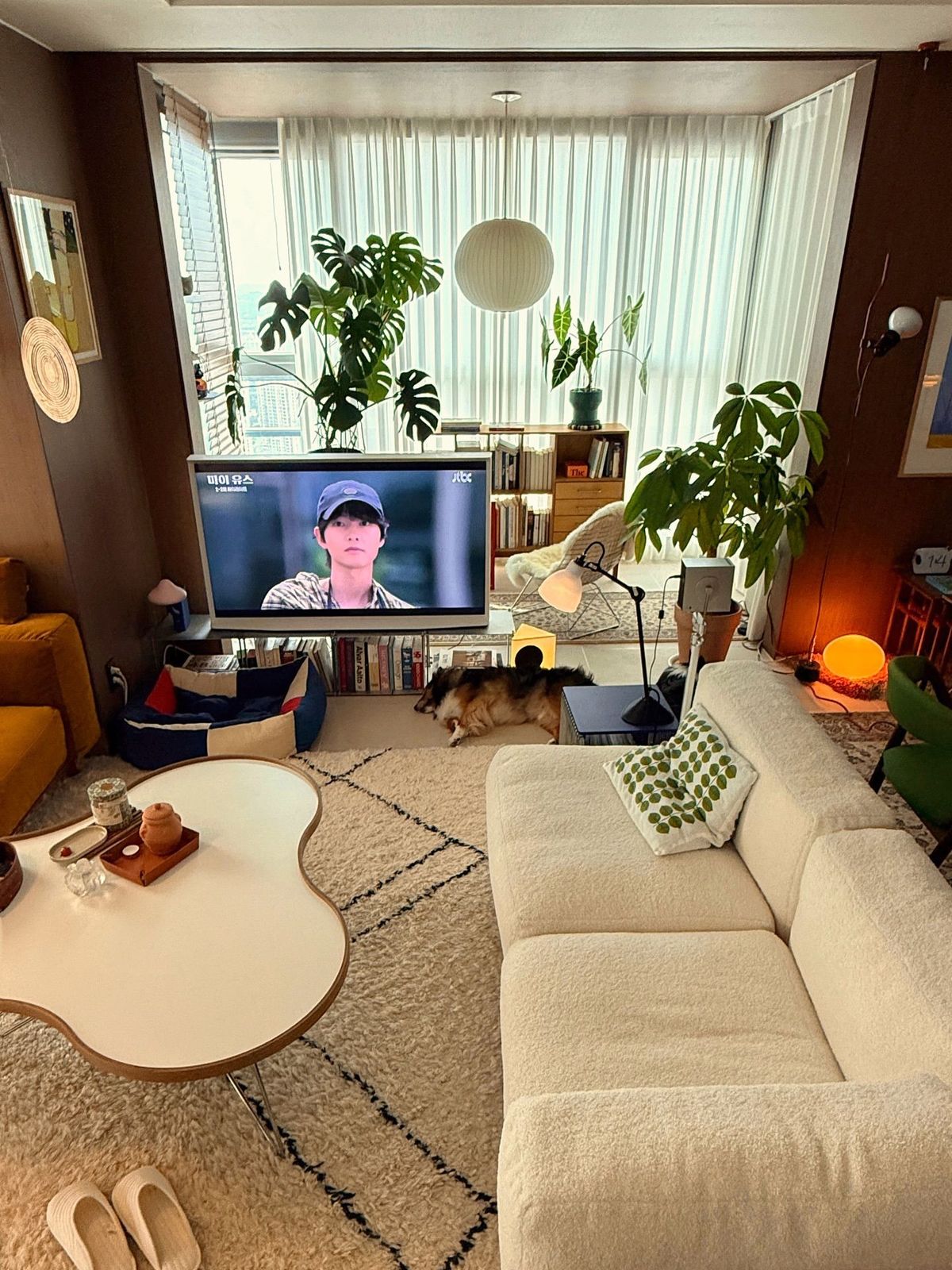 Vì sao hội 30s bỏ thiết kế TV treo tường trong phòng khách?- Ảnh 3.