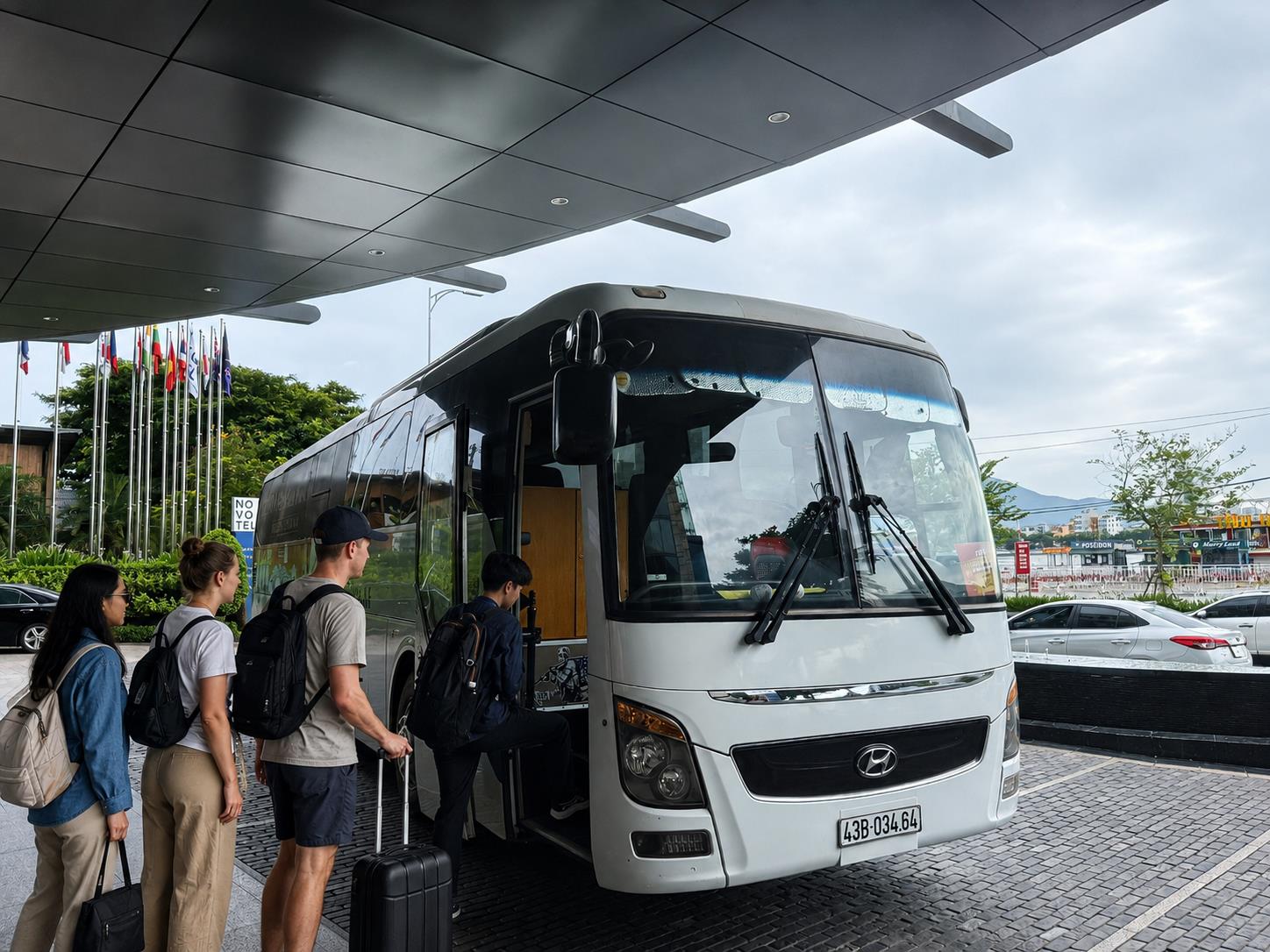 Chơi B&agrave; N&agrave; chưa bao giờ &ldquo;hời&rdquo; thế: Xe bus miễn ph&iacute;, v&eacute; quyền lực một chạm v&agrave; loạt trải nghiệm số h&oacute;a - Ảnh 1.