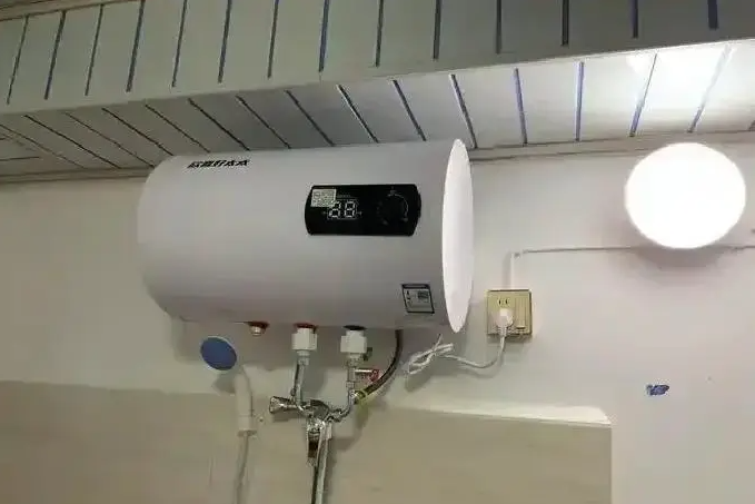 Lời khuyên dành cho những gia đình bật bình nóng lạnh cả ngày- Ảnh 1.