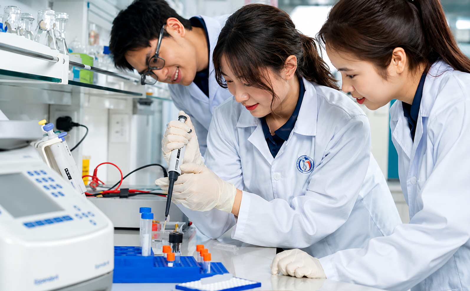 Nh&oacute;m ng&agrave;nh học mới b&ugrave;ng nổ điểm chuẩn năm 2026: Từ &ldquo;k&eacute;n người học&rdquo; th&agrave;nh ng&agrave;nh hot, c&oacute; ng&agrave;nh vượt mốc 29 điểm - Ảnh 4.