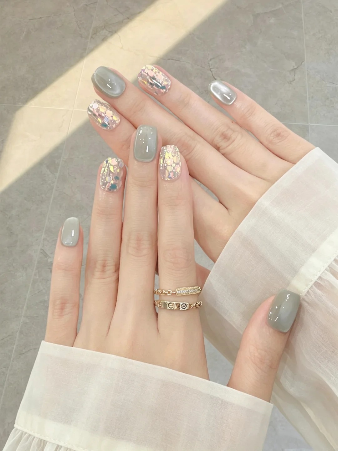 Xu hướng nail m&ugrave;a thu 2026: Chỉ cần một ch&uacute;t m&agrave;u xanh, đ&ocirc;i tay đ&atilde; tr&ocirc;ng sang v&agrave; &ldquo;old money&rdquo; hơn hẳn- Ảnh 2.