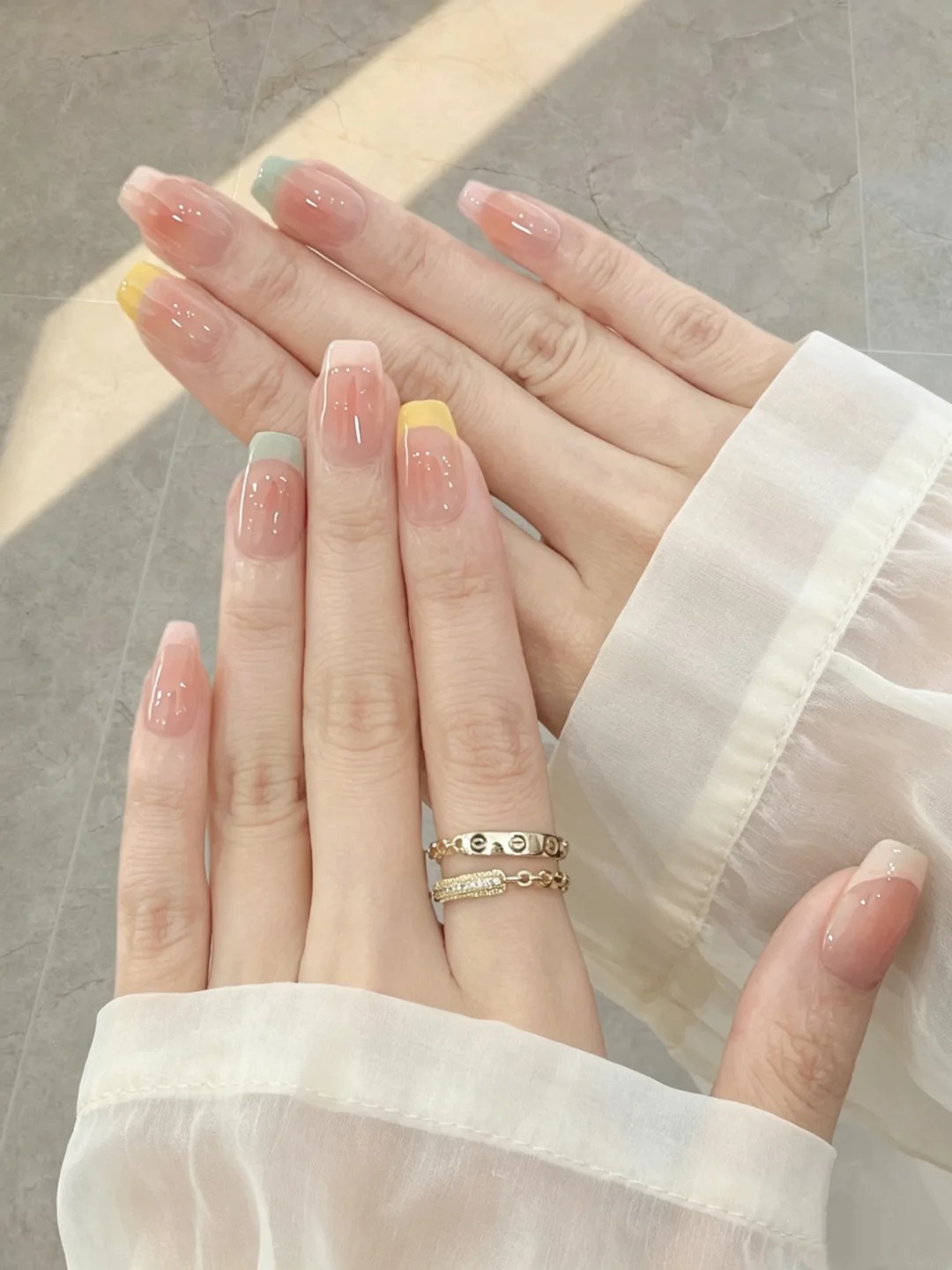 Xu hướng nail m&ugrave;a thu 2026: Chỉ cần một ch&uacute;t m&agrave;u xanh, đ&ocirc;i tay đ&atilde; tr&ocirc;ng sang v&agrave; &ldquo;old money&rdquo; hơn hẳn- Ảnh 10.