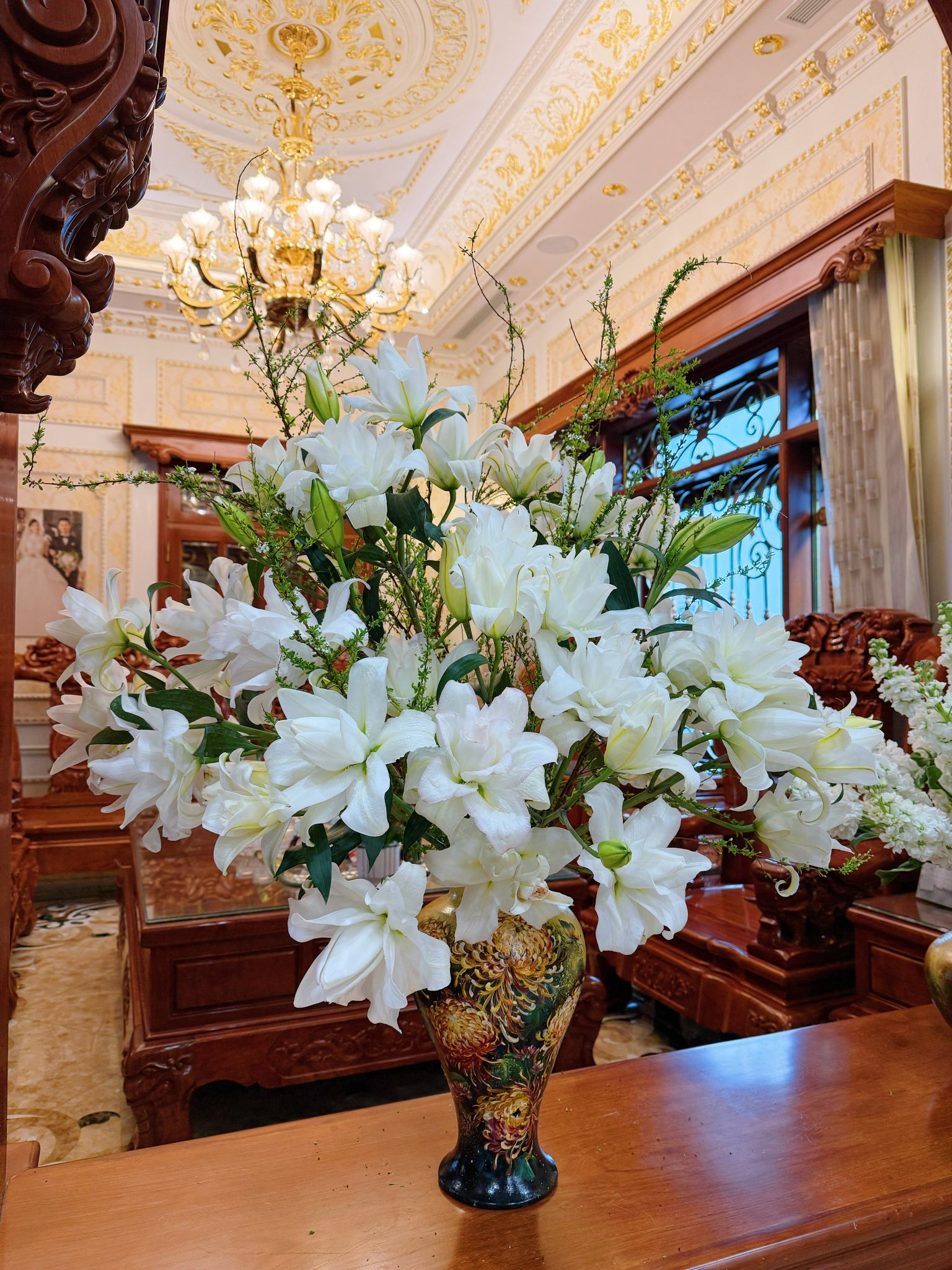 &ldquo;Ph&uacute; b&agrave;&rdquo; 34 tuổi sống cuộc đời như mở kh&oacute;a g&oacute;i VIP: Dinh thự triệu đ&ocirc;, đến ph&ograve;ng tắm cũng phải c&oacute; điều h&ograve;a- Ảnh 6.