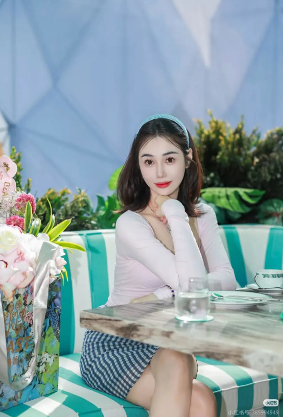Bạn g&aacute;i mới k&eacute;m 22 tuổi của Huỳnh Hiểu Minh kh&aacute;c xa AngelaBaby- Ảnh 6.