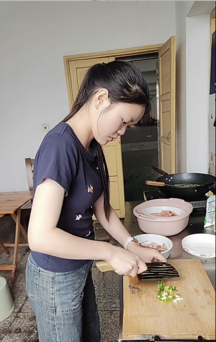 Nh&acirc;n vi&ecirc;n b&aacute;n h&agrave;ng SN 2006 thu&ecirc; nh&agrave; vệ sinh 190.000 để tiết kiệm, giờ thế n&agrave;o?- Ảnh 9.