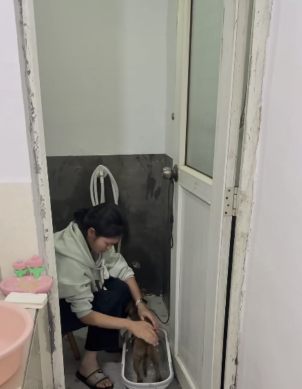 Nh&acirc;n vi&ecirc;n b&aacute;n h&agrave;ng SN 2006 thu&ecirc; nh&agrave; vệ sinh 190.000 để tiết kiệm, giờ thế n&agrave;o?- Ảnh 8.