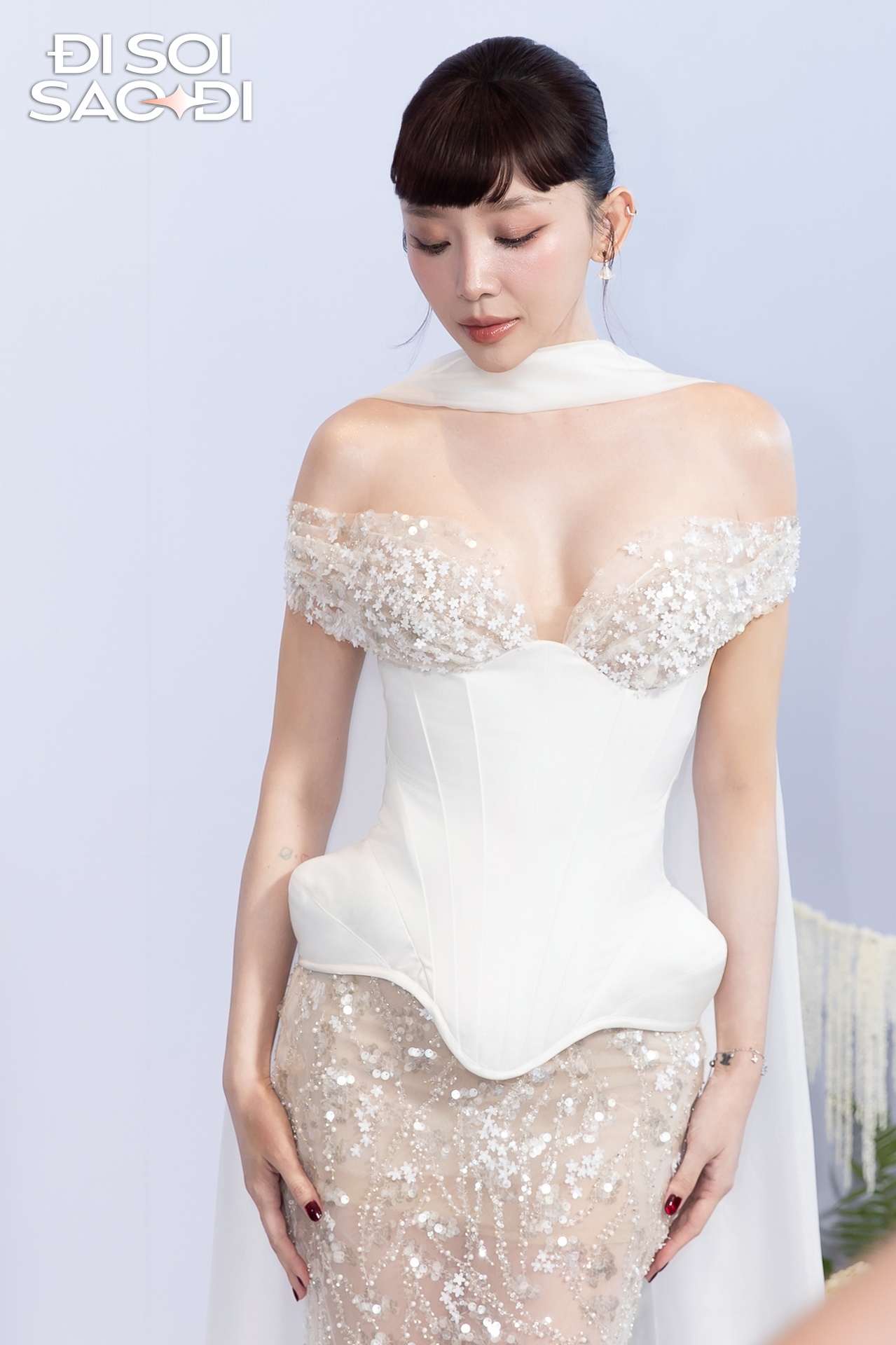 Tóc Tiên mặc váy cưới- Ảnh 1.