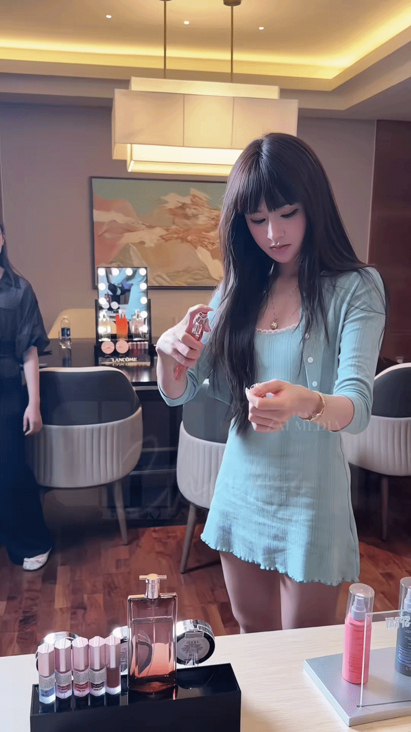 Không nhận ra Hiền Hồ- Ảnh 1.