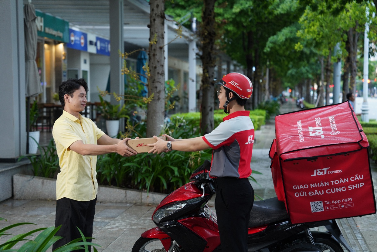 Đưa nghệ thuật d&acirc;n gian v&agrave;o sản phẩm thương mại v&agrave; vai tr&ograve; thầm lặng của e-logistics - Ảnh 1.