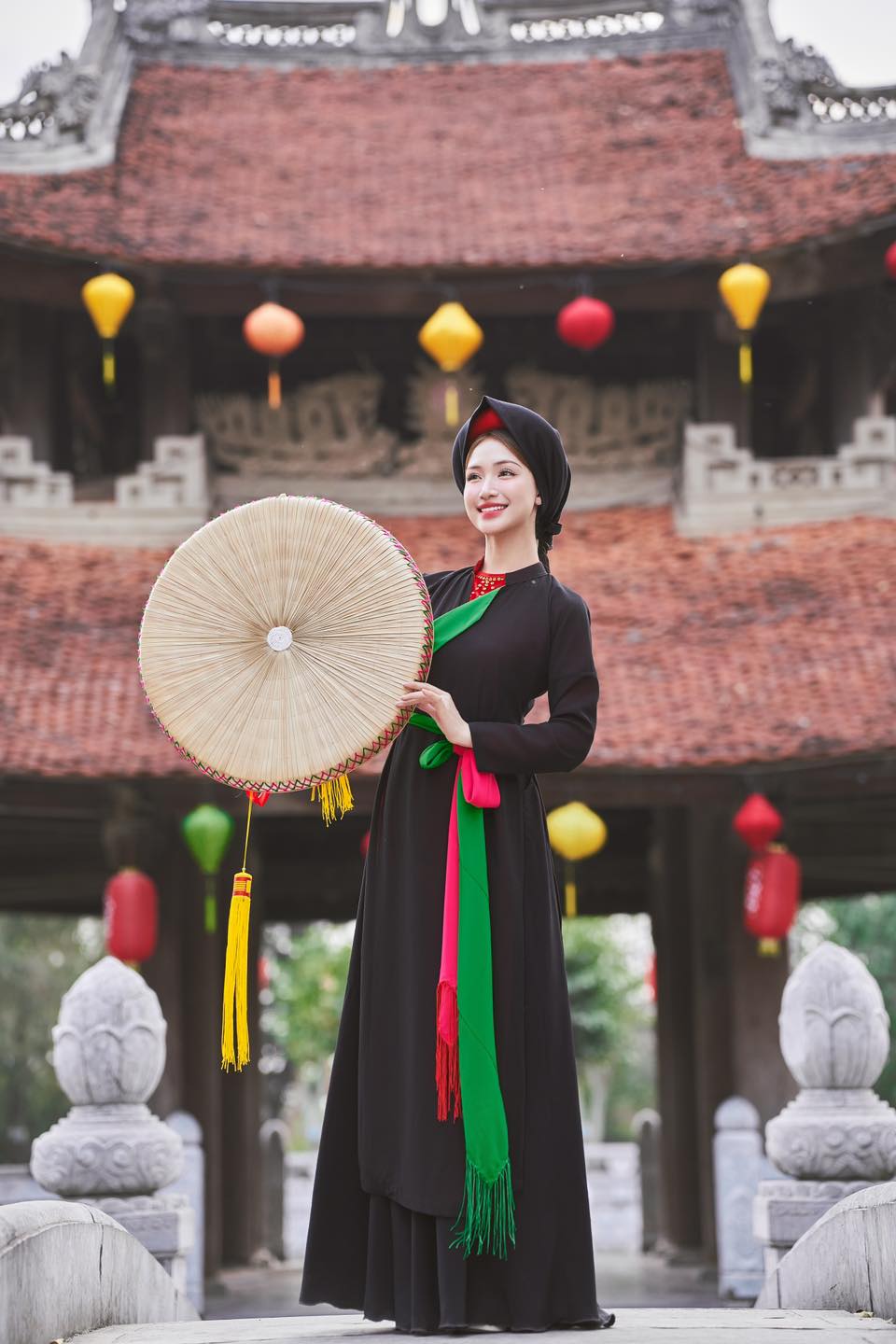 Tự h&agrave;o nghệ sĩ Việt l&agrave;m văn h&oacute;a v&ugrave;ng miền viral: C&ocirc; d&acirc;u Khmer Phương Mỹ Chi đẹp lộng lẫy, Ho&agrave;ng Th&ugrave;y Linh xưng vương với chất liệu T&acirc;y Bắc- Ảnh 14.
