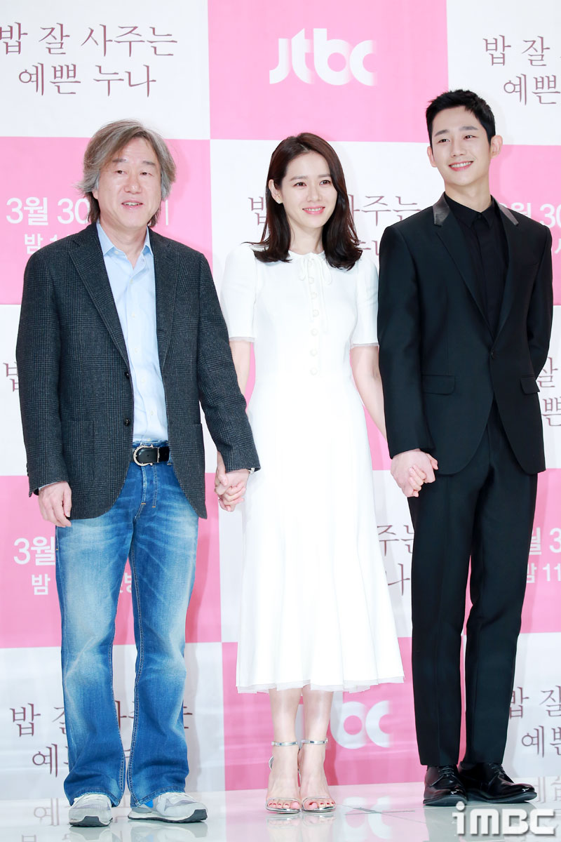 Tang lễ sao nam hạng A tử vong v&igrave; xuất huyết n&atilde;o: Minh tinh Jung Ryeo Won kh&oacute;c x&eacute; l&ograve;ng, Hyun Bin - Lee Byung Hun gửi v&ograve;ng hoa tiễn biệt- Ảnh 6.