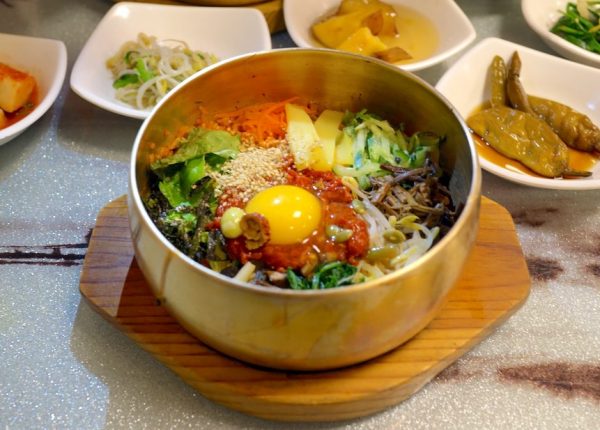 V&igrave; sao người H&agrave;n Quốc d&ugrave;ng b&aacute;t đĩa kim loại nặng như vậy? - Ảnh 3.