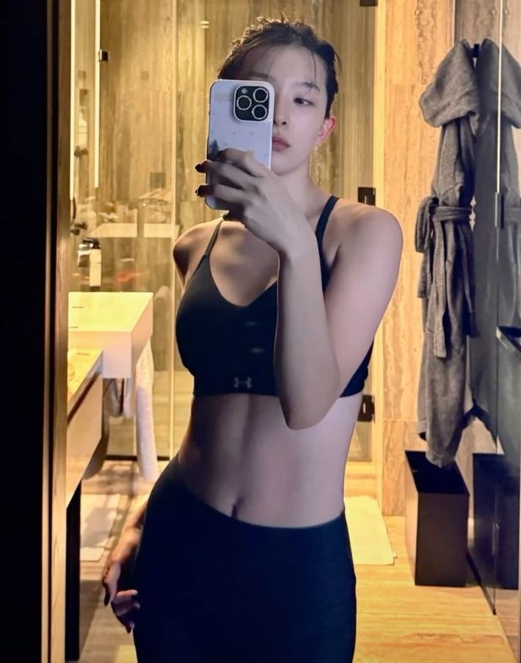 Chế độ ăn ki&ecirc;ng khắc nghiệt để giữ mức 45kg của nữ idol- Ảnh 6.