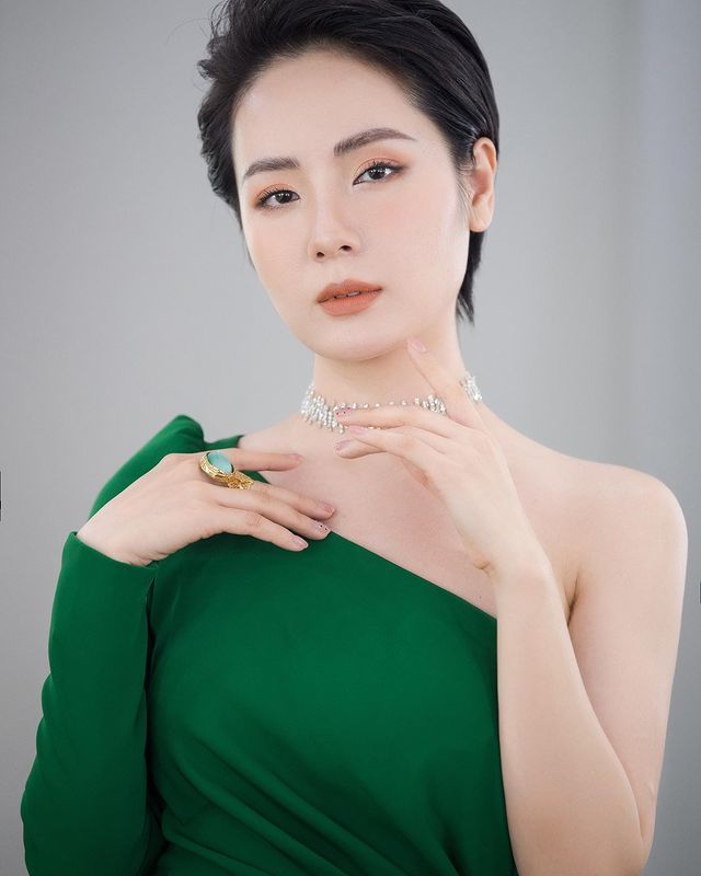 Nữ ca sĩ Việt ngoại h&igrave;nh &ldquo;l&atilde;o ho&aacute; ngược&rdquo; kh&oacute; tin ở tuổi 42: Cực m&ecirc; ch&iacute;nh m&igrave;nh, mặc kệ mọi lời khen ch&ecirc;- Ảnh 6.