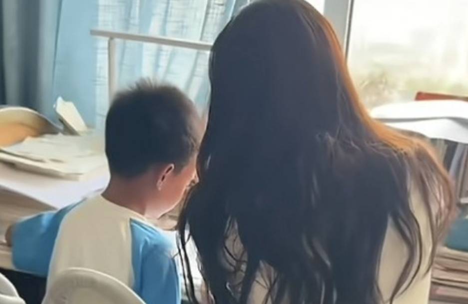 4 vị trí này trên cơ thể trẻ, bố mẹ có giận mấy cũng tuyệt đối không được tác động vào!- Ảnh 1.