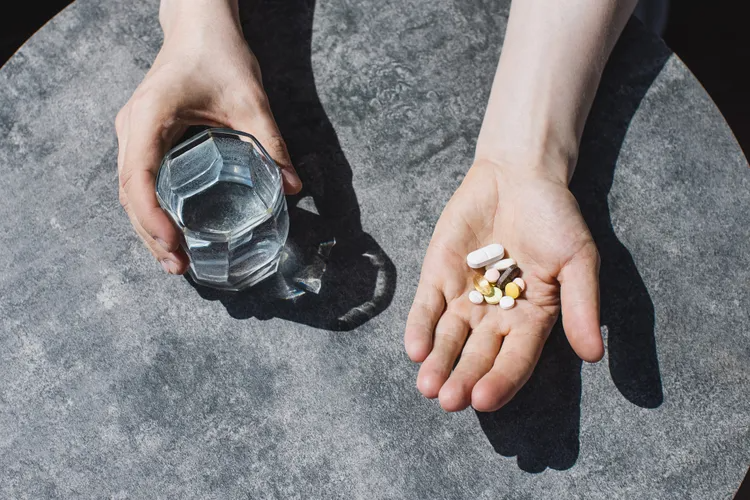 Uống vitamin D cả năm mà vẫn thiếu: Hóa ra tôi đã sai ngay từ bước đầu tiên - Ảnh 1.