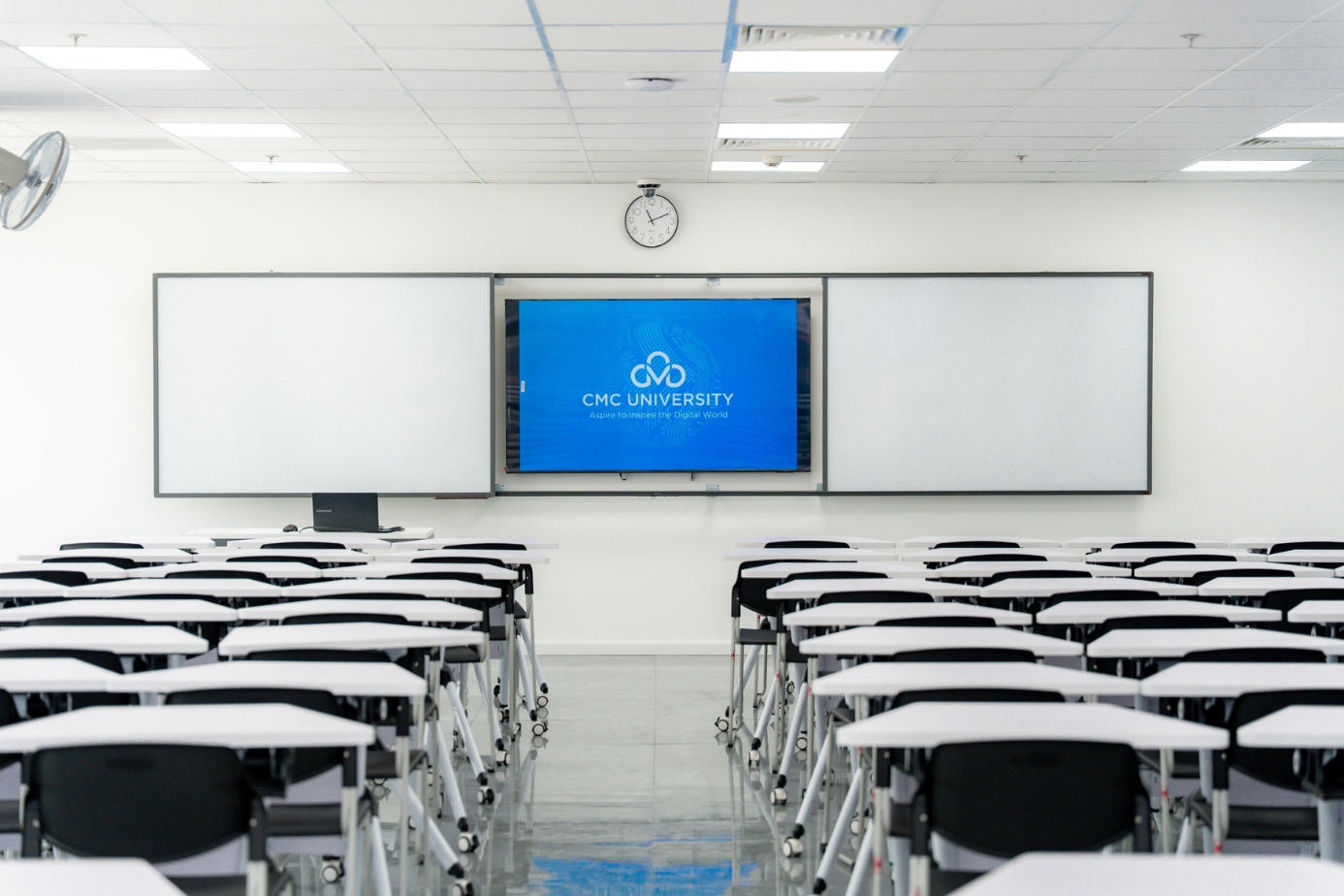 Kh&aacute;m ph&aacute; campus đậm chất c&ocirc;ng nghệ của Trường Đại học CMC tại TP.HCM - Ảnh 2.