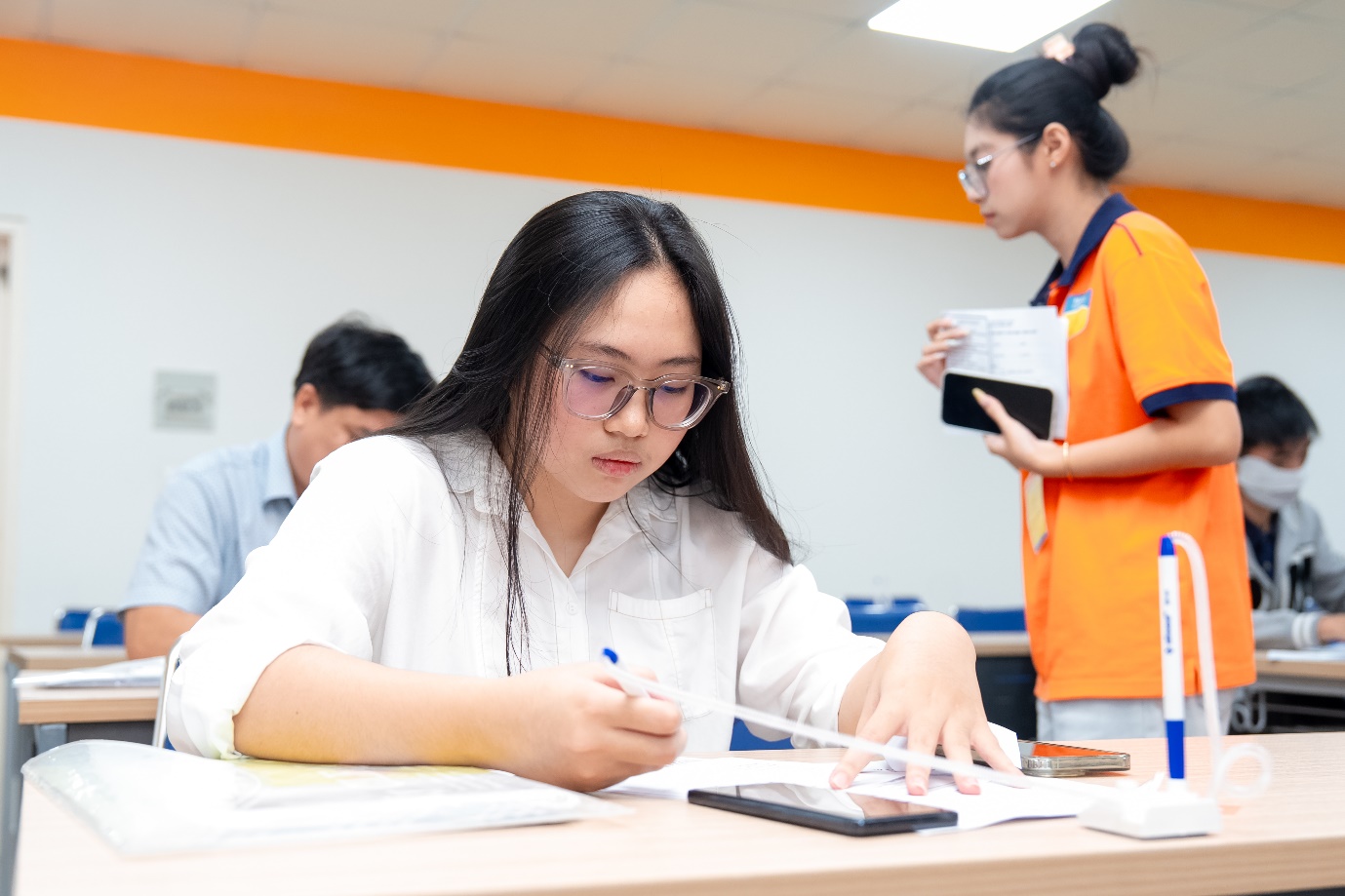 Chọn HUTECH m&ugrave;a nhập học 2026: Ng&agrave;nh học, học bổng v&agrave; niềm tin gia đ&igrave;nh - Ảnh 2.