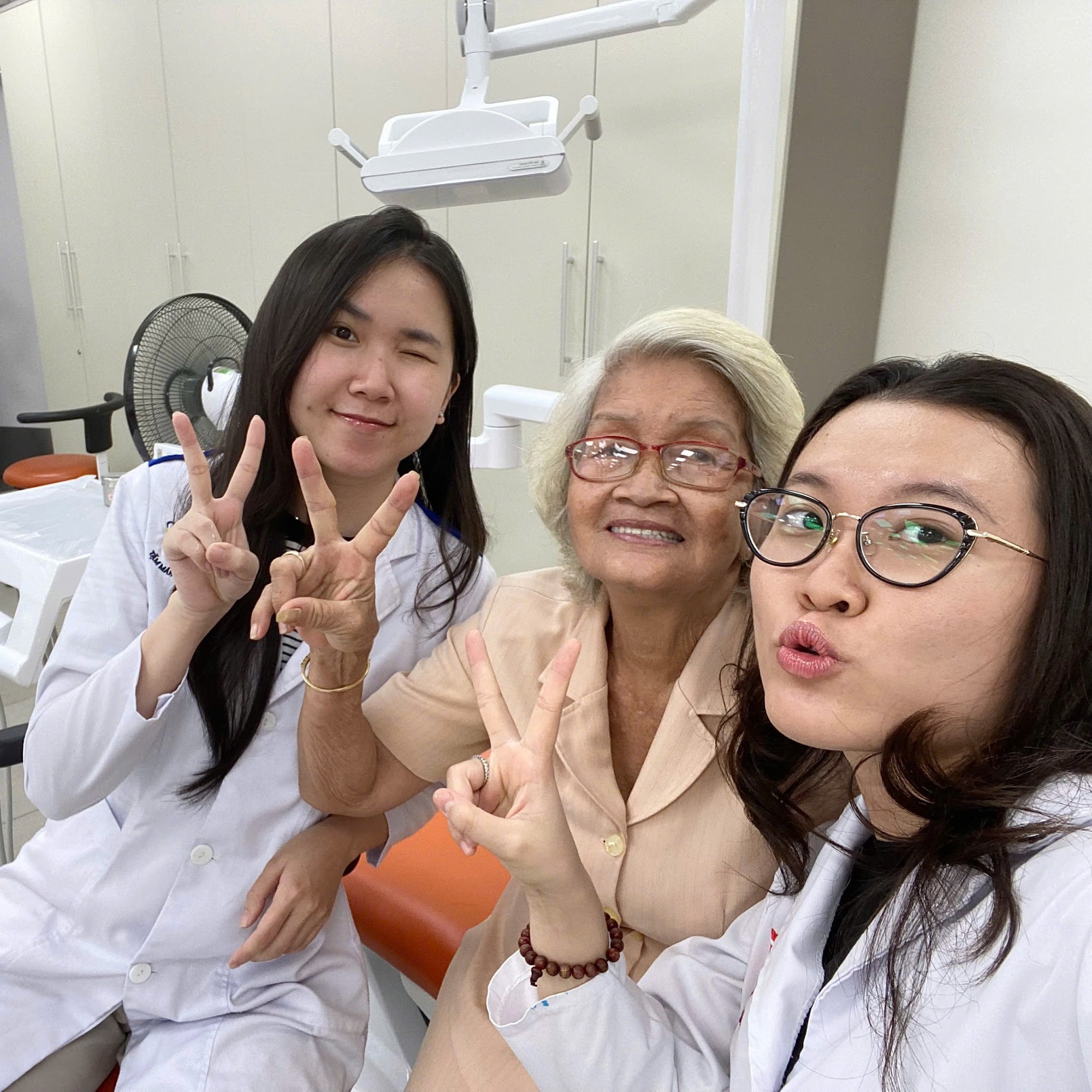 Nữ thủ khoa Văn Lang và hành trình phía sau những nụ cười - Ảnh 3.