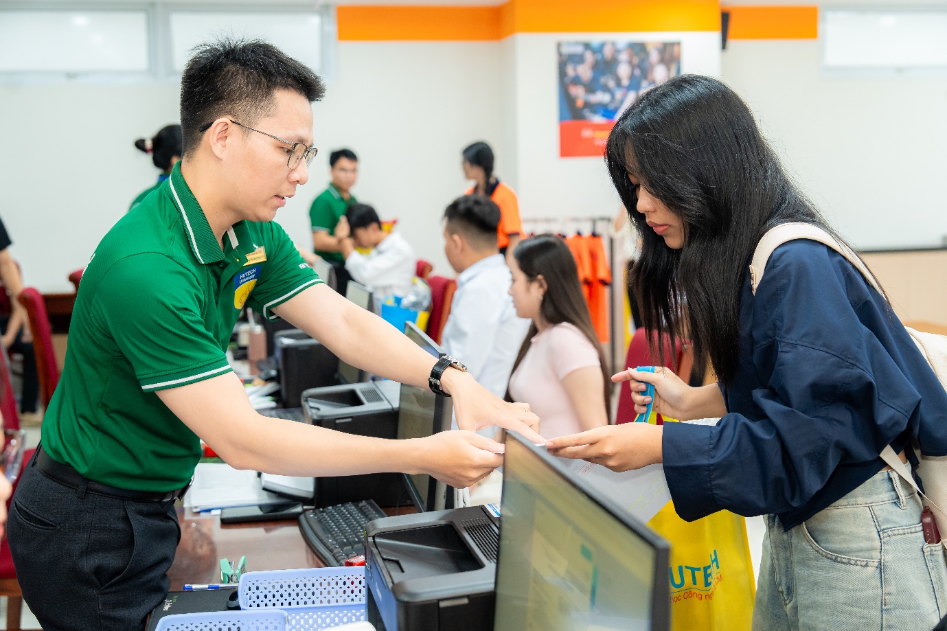 Chọn HUTECH m&ugrave;a nhập học 2026: Ng&agrave;nh học, học bổng v&agrave; niềm tin gia đ&igrave;nh - Ảnh 5.