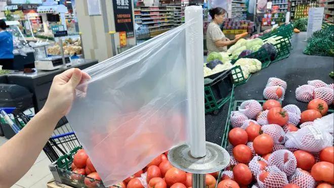 Lời khuy&ecirc;n cho những ai thường tiếc của, t&aacute;i sử dụng chai nước, th&igrave;a nhựa, hộp thức ăn...- Ảnh 7.