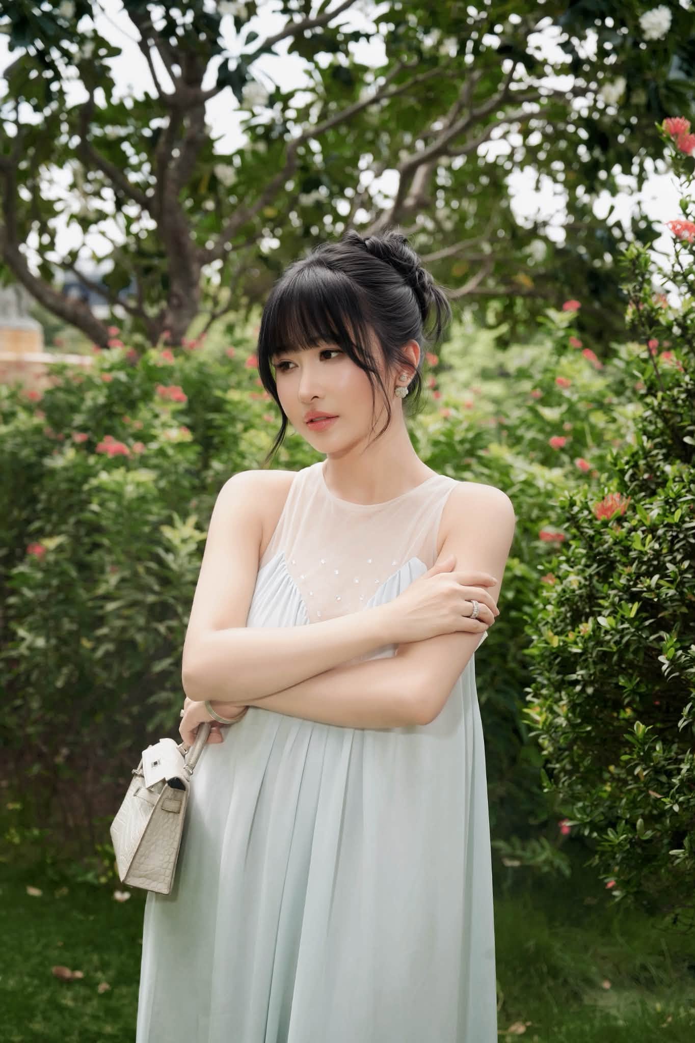 Vợ đại gia Minh Nhựa lạ lắm!- Ảnh 2.
