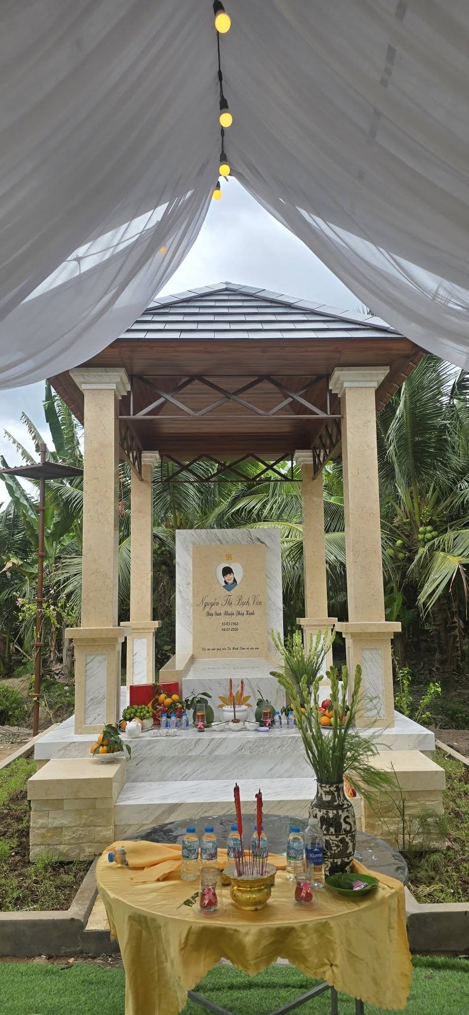 Nam NSND đ&atilde; x&acirc;y xong phần mộ cho vợ qu&aacute; cố qua đời ở tuổi 64, x&uacute;c động 3 tiếng "bạn đời ơi"- Ảnh 3.
