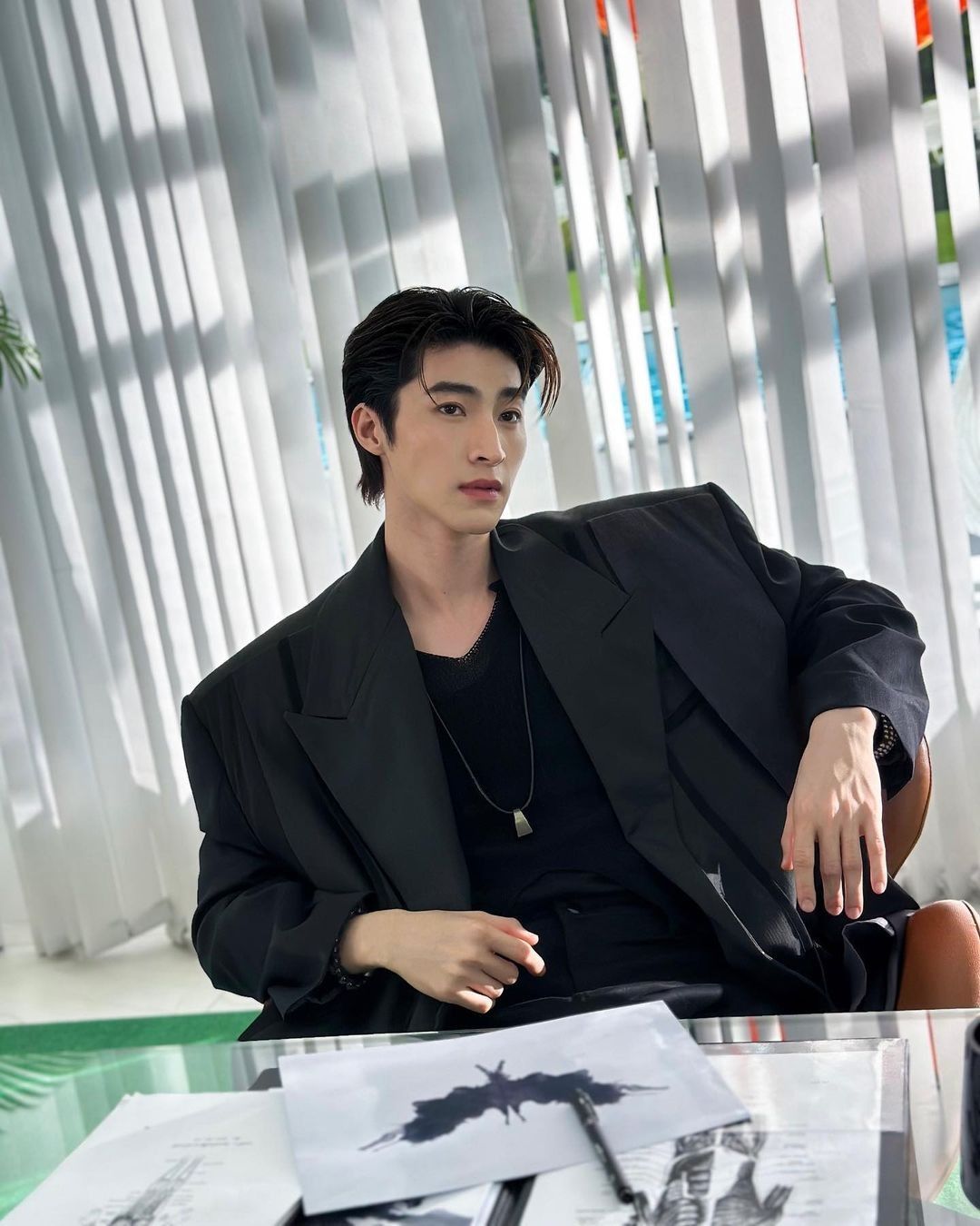 "T&igrave;nh trẻ" tin đồn của Lisa: Cao 1m83, visual s&aacute;ng bừng h&uacute;t hơn 2,5 triệu fan- Ảnh 13.