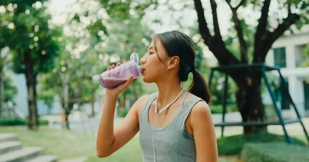 Muốn giảm mỡ, giữ cơ sau tuổi 30, trước ti&ecirc;n h&atilde;y biết cơ thể cần bao nhi&ecirc;u protein: C&aacute;ch t&iacute;nh lượng protein ph&ugrave; hợp với cơ thể- Ảnh 1.