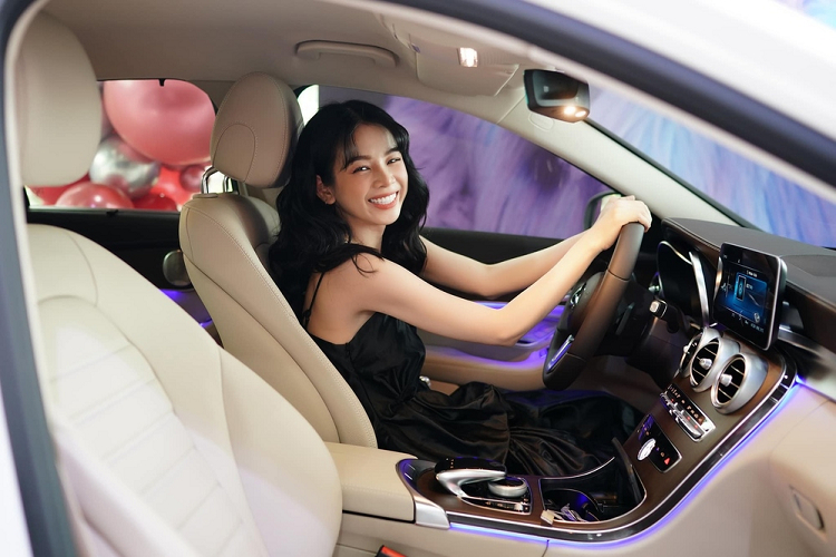 DJ đẹp nhất nh&igrave; Việt Nam: U35 độc th&acirc;n đắt gi&aacute;, tự mua Mercedes, sở hữu biệt thự S&agrave;i th&agrave;nh- Ảnh 2.