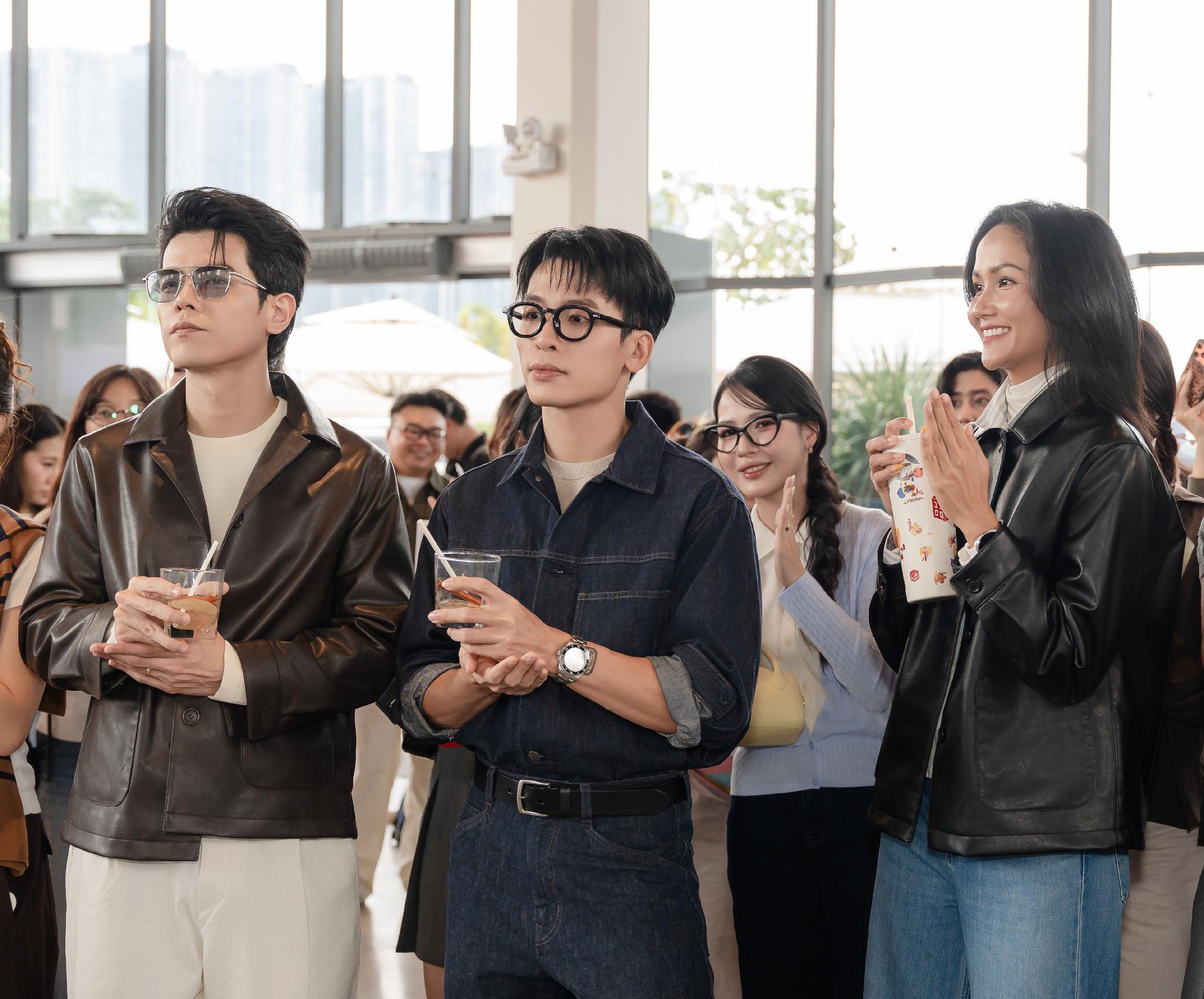 Điểm qua loạt visual &ldquo;g&acirc;y b&atilde;o&rdquo; tại sự kiện UNIQLO: H'Hen Ni&ecirc; thanh lịch, Thơm v&agrave; Thỏ (Da LAB) trổ t&agrave;i mix-match cực cuốn- Ảnh 5.
