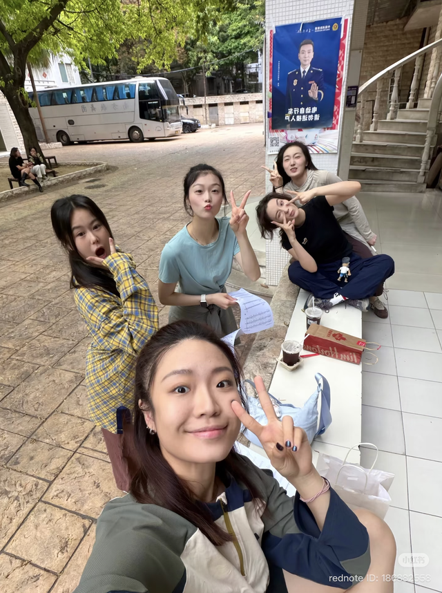 Giới trẻ Trung Quốc phát sốt với "nhà tù giảm cân": Vào trại 28 ngày, tập điên cuồng rồi quay vlog triệu view- Ảnh 2.