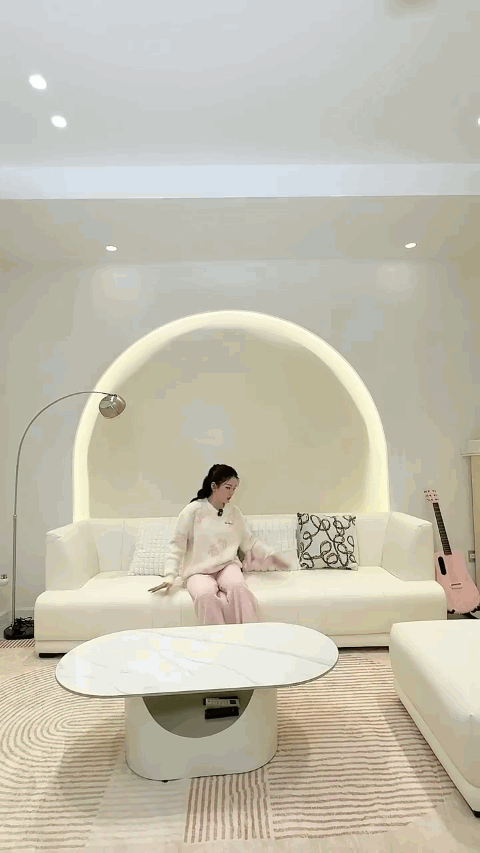 DJ đẹp nhất nh&igrave; Việt Nam: U35 độc th&acirc;n đắt gi&aacute;, tự mua Mercedes, sở hữu biệt thự S&agrave;i th&agrave;nh- Ảnh 6.