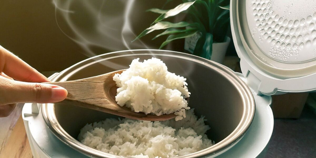 Lời khuyên cho những người hay mở nắp nồi cơm điện ngay khi cơm vừa chín- Ảnh 2.