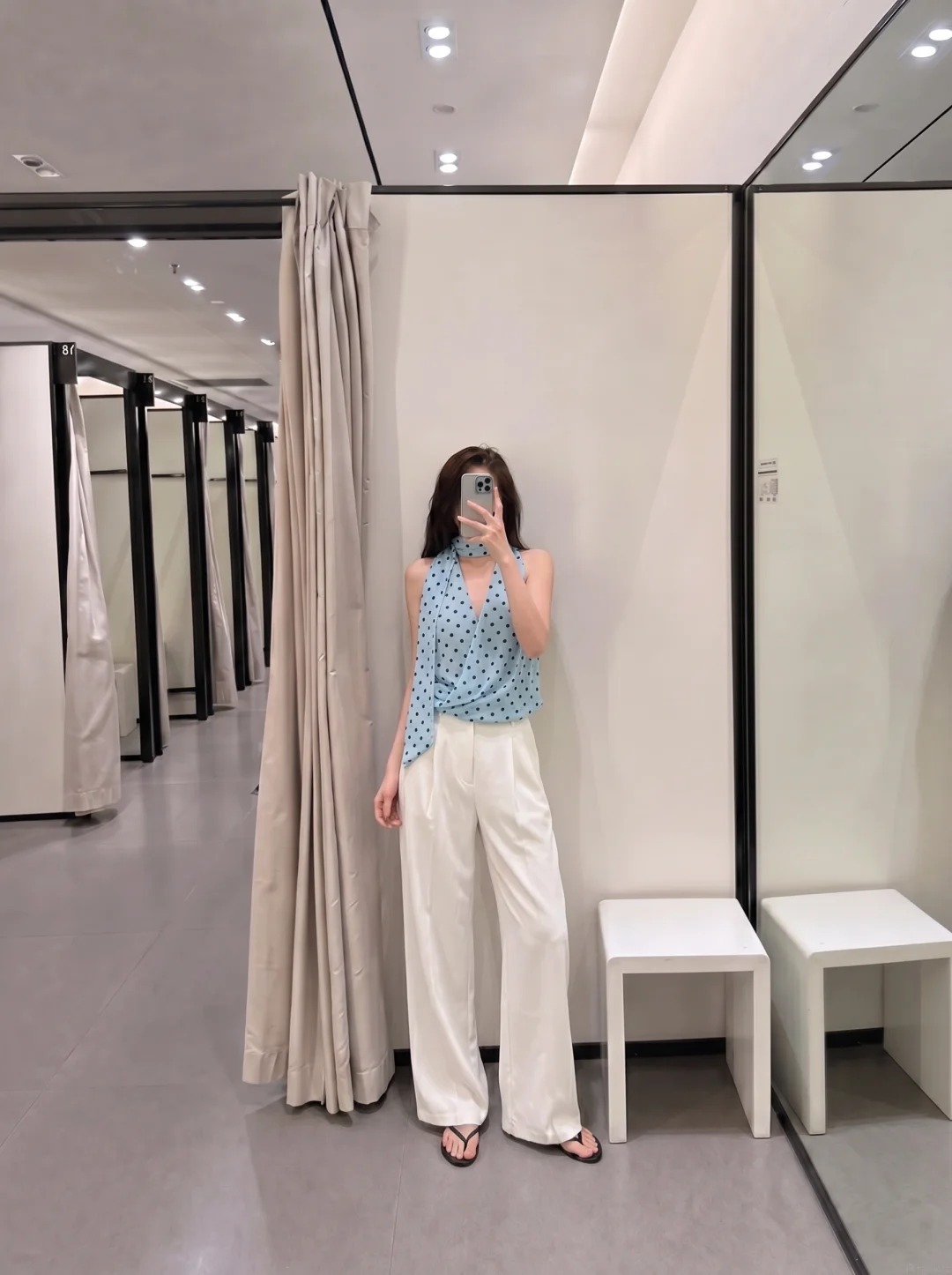 Vì sao những cửa hàng thời trang cao cấp luôn có "mùi riêng"? - Ảnh 3.