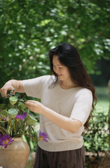 Người phụ nữ 33 tuổi cải tạo căn nh&agrave; bỏ hoang th&agrave;nh tổ ấm 680m&sup2;: Kh&ocirc;ng ph&ograve;ng kh&aacute;ch truyền thống, sống giữa c&acirc;y xanh như nghỉ dưỡng mỗi ng&agrave;y- Ảnh 23.