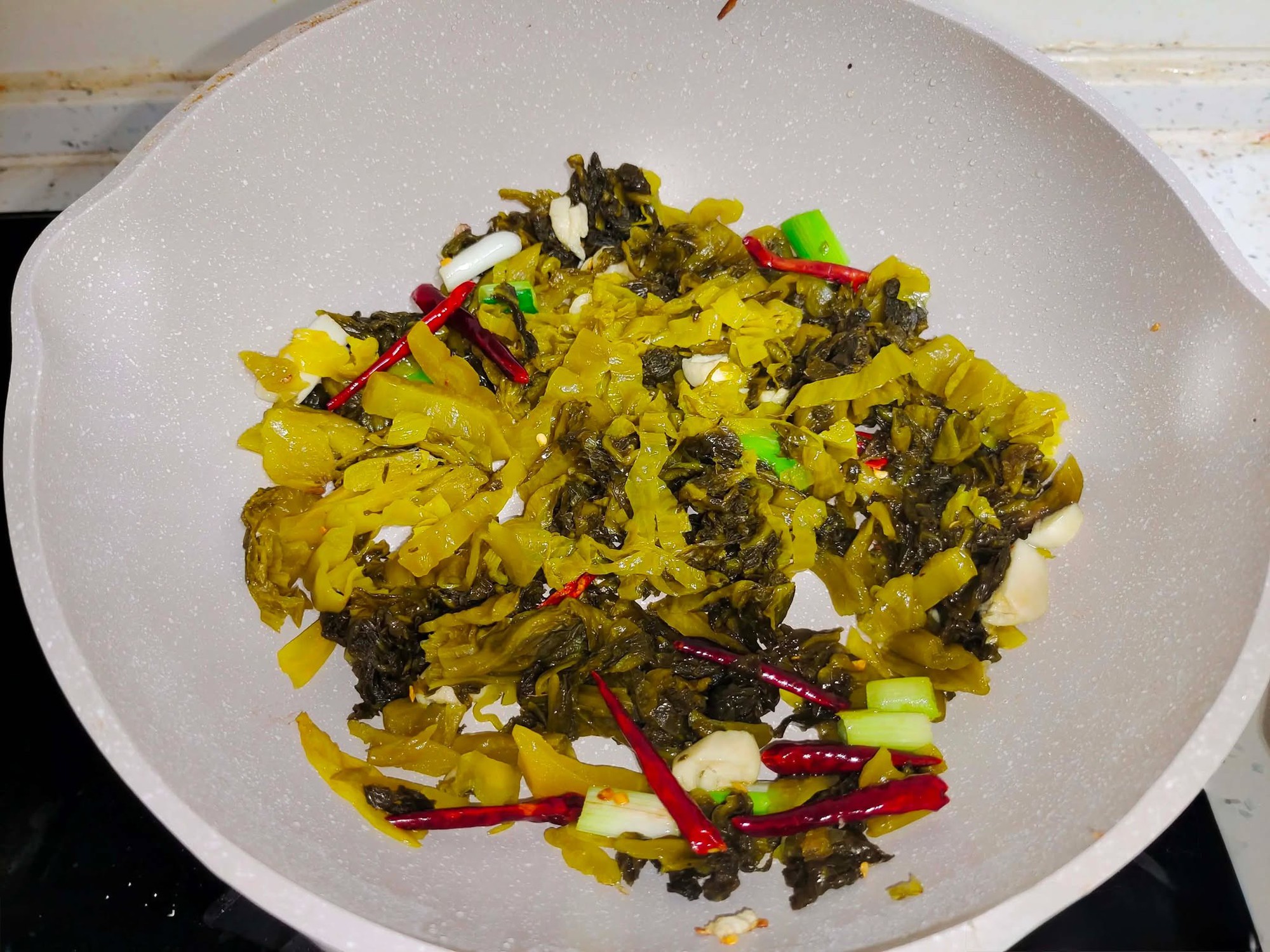 M&oacute;n ăn n&agrave;y rất dễ nấu, c&oacute; đủ rau, thịt v&agrave; đậu, hương vị chua ngọt đậm đ&agrave;, nghĩ th&ocirc;i đ&atilde; thấy th&egrave;m!- Ảnh 7.