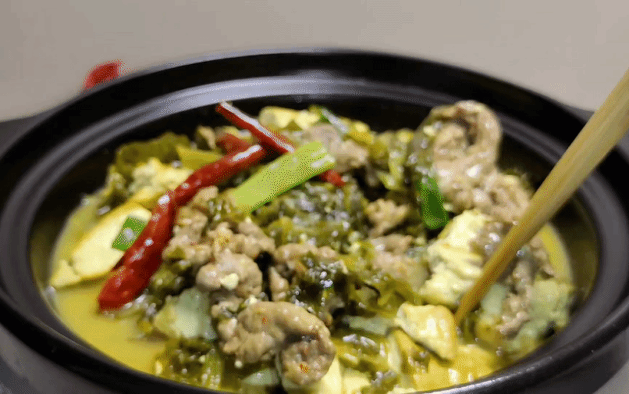 M&oacute;n ăn n&agrave;y rất dễ nấu, c&oacute; đủ rau, thịt v&agrave; đậu, hương vị chua ngọt đậm đ&agrave;, nghĩ th&ocirc;i đ&atilde; thấy th&egrave;m!- Ảnh 1.