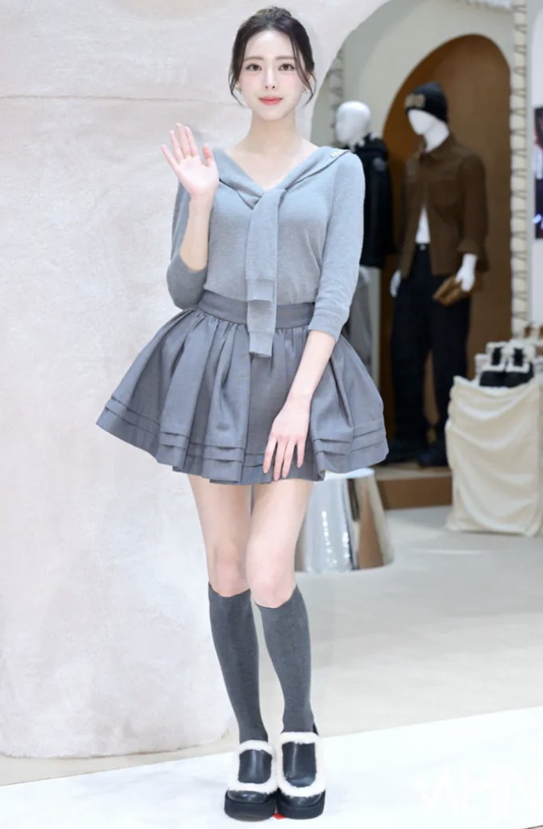 Nữ idol có vòng hông đỉnh nhất phải "chịu thua" khi đụng hàng minh tinh 56 tuổi- Ảnh 4.