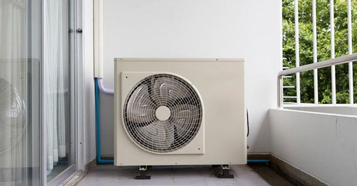 V&igrave; sao nhiều nh&agrave; bật điều h&ograve;a m&atilde;i m&agrave; kh&ocirc;ng m&aacute;t? Thợ sửa chữa chỉ ra 1 nguy&ecirc;n nh&acirc;n phổ biến- Ảnh 1.