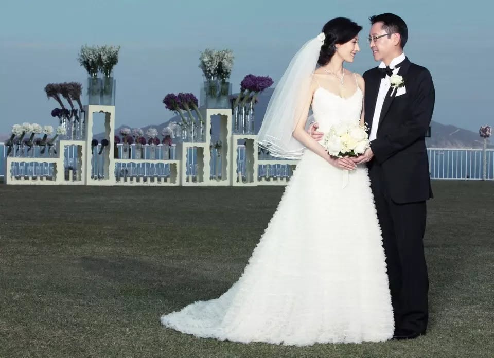Những đ&aacute;m cưới tốn k&eacute;m nhất Cbiz: H&ocirc;n lễ của Huỳnh Hiểu Minh - Angelababy chưa bằng cặp đ&ocirc;i chi 2730 tỷ- Ảnh 3.