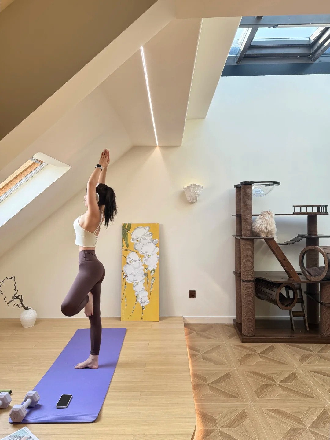 Xây gác mái để ngâm mình, tập yoga: Xu hướng "góc trốn" của người 30s - Ảnh 12.