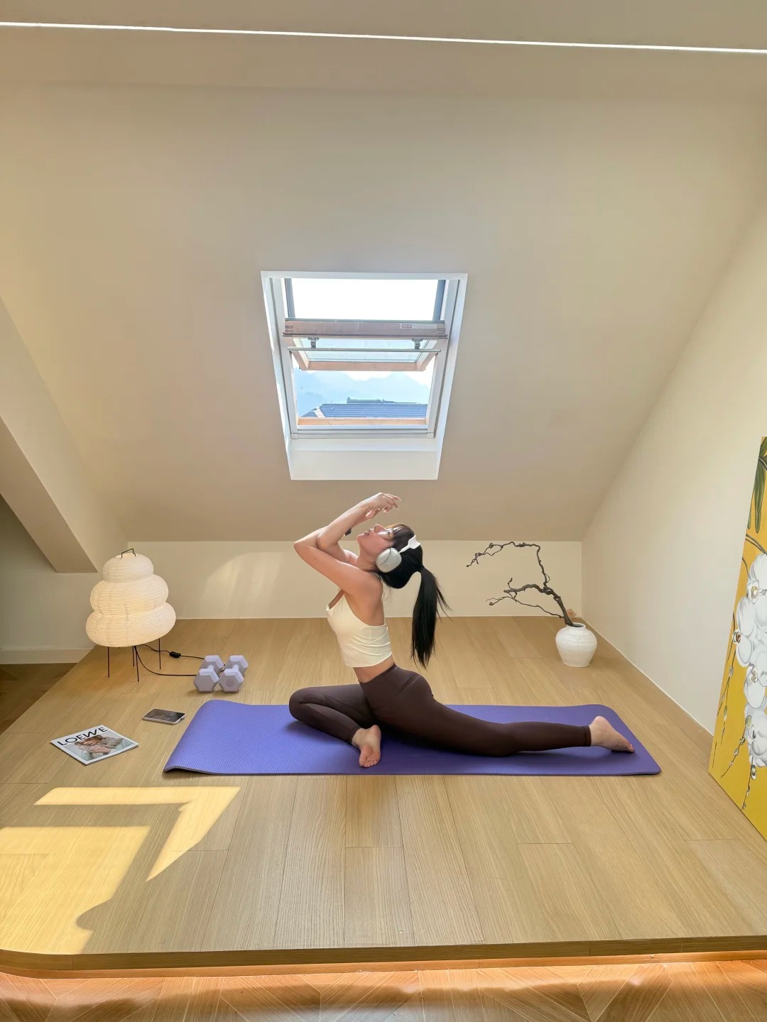 Xây gác mái để ngâm mình, tập yoga: Xu hướng "góc trốn" của người 30s - Ảnh 13.