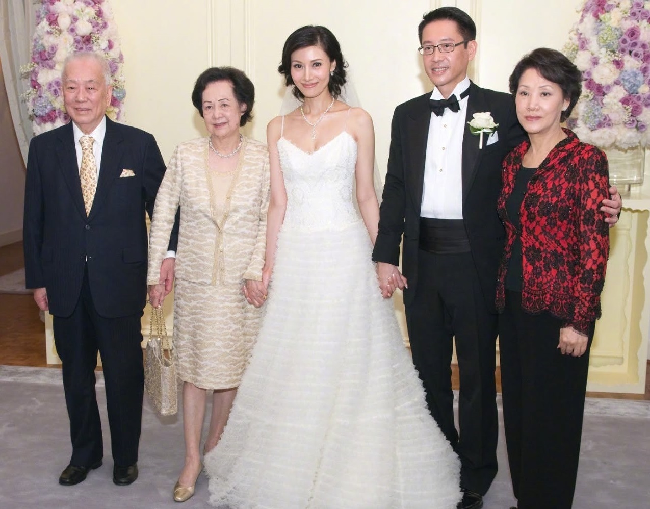 Những đ&aacute;m cưới tốn k&eacute;m nhất Cbiz: H&ocirc;n lễ của Huỳnh Hiểu Minh - Angelababy chưa bằng cặp đ&ocirc;i chi 2730 tỷ- Ảnh 4.