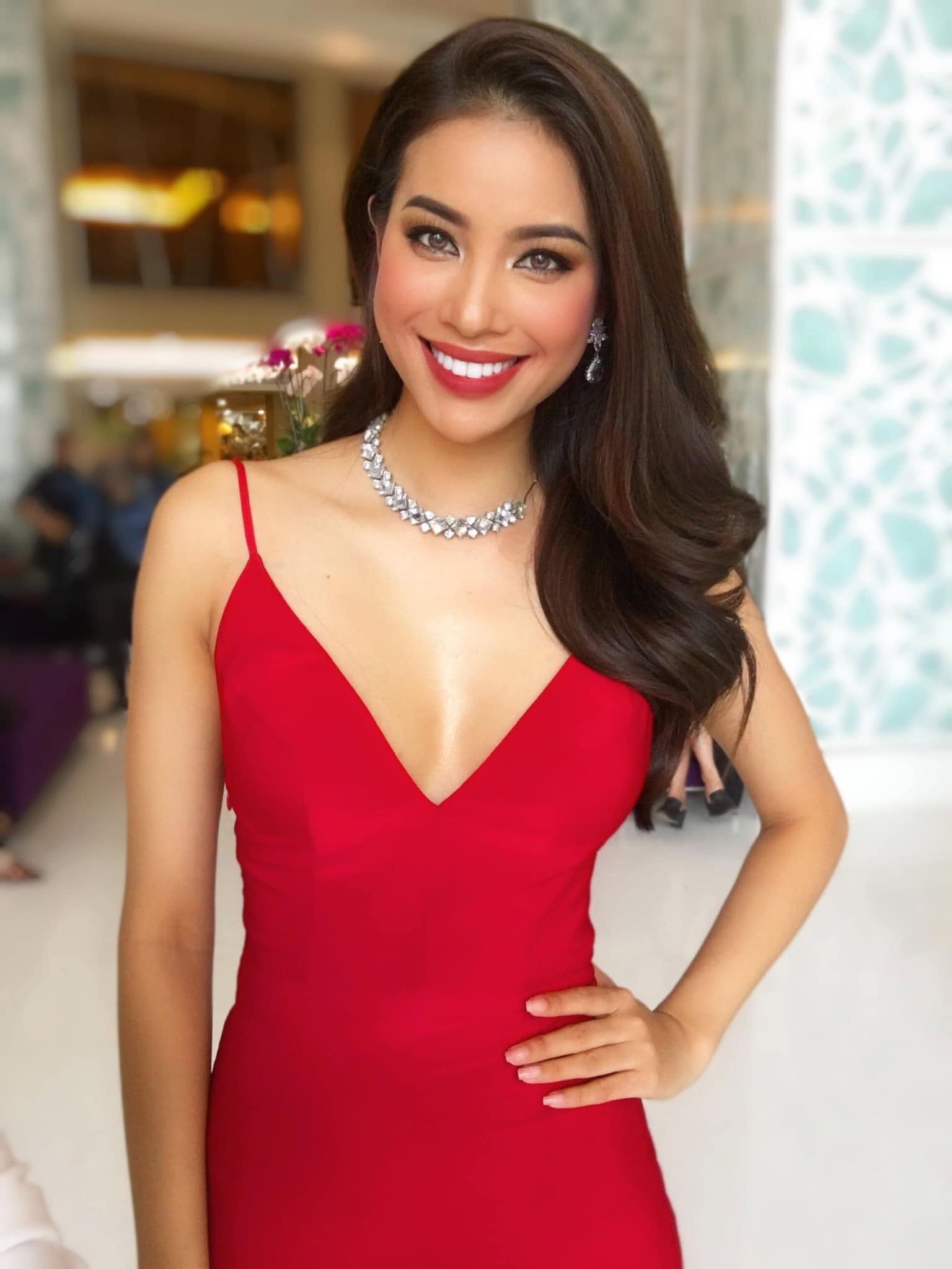 Hoa hậu đẹp bậc nhất Việt Nam bỏ showbiz sinh 2 con cho đại gia bí ẩn, giờ làm tổ chức đám cưới ở Mỹ- Ảnh 2.