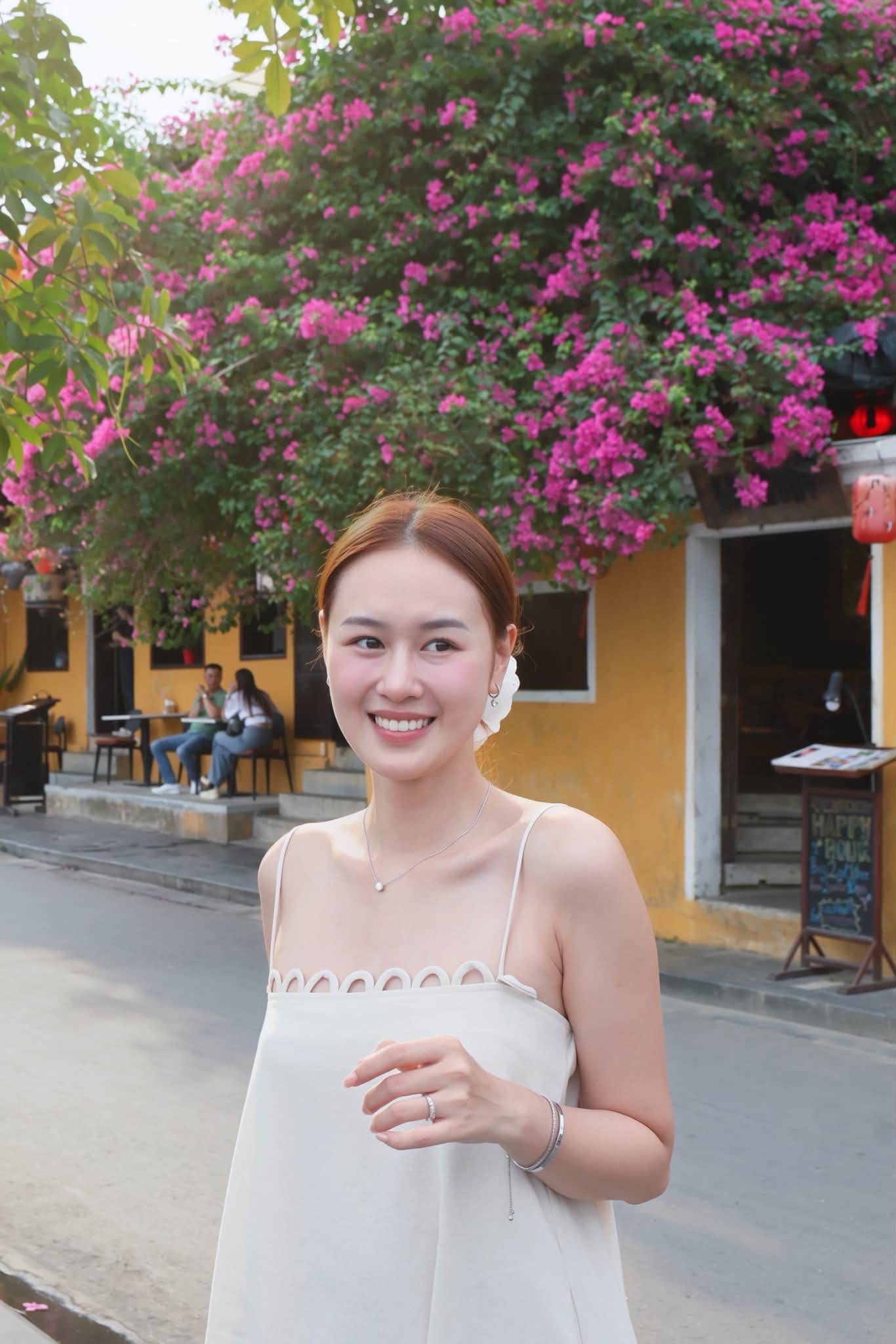 2 sao Việt l&agrave; th&agrave;nh vi&ecirc;n hội bạn Trấn Th&agrave;nh bị "t&oacute;m d&iacute;nh" chụp ảnh cưới- Ảnh 4.