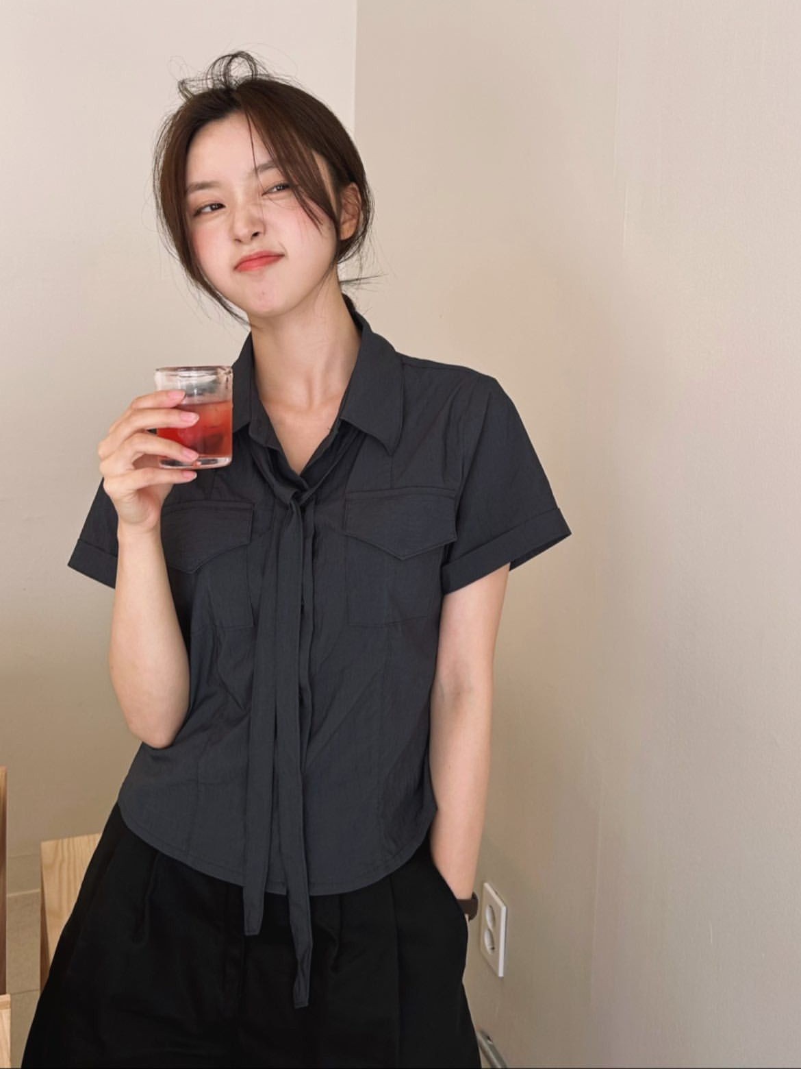 Tiết kiệm mãi cũng chẳng thấy giàu lên, chi hơn 103 triệu mua cái túi cho sướng: Hết tiền thì tính sau?- Ảnh 3.
