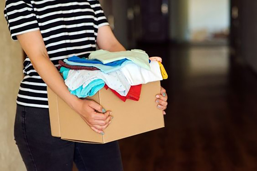 Mùa thu đến, đừng vội cất hết đồ hè: 5 sai lầm khiến tủ quần áo càng dọn càng chật - Ảnh 6.