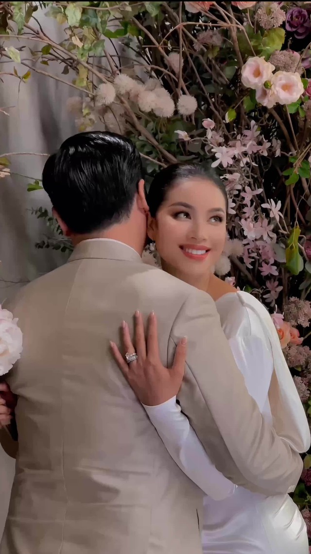 Hoa hậu đẹp bậc nhất Việt Nam bỏ showbiz sinh 2 con cho đại gia bí ẩn, giờ làm tổ chức đám cưới ở Mỹ- Ảnh 3.